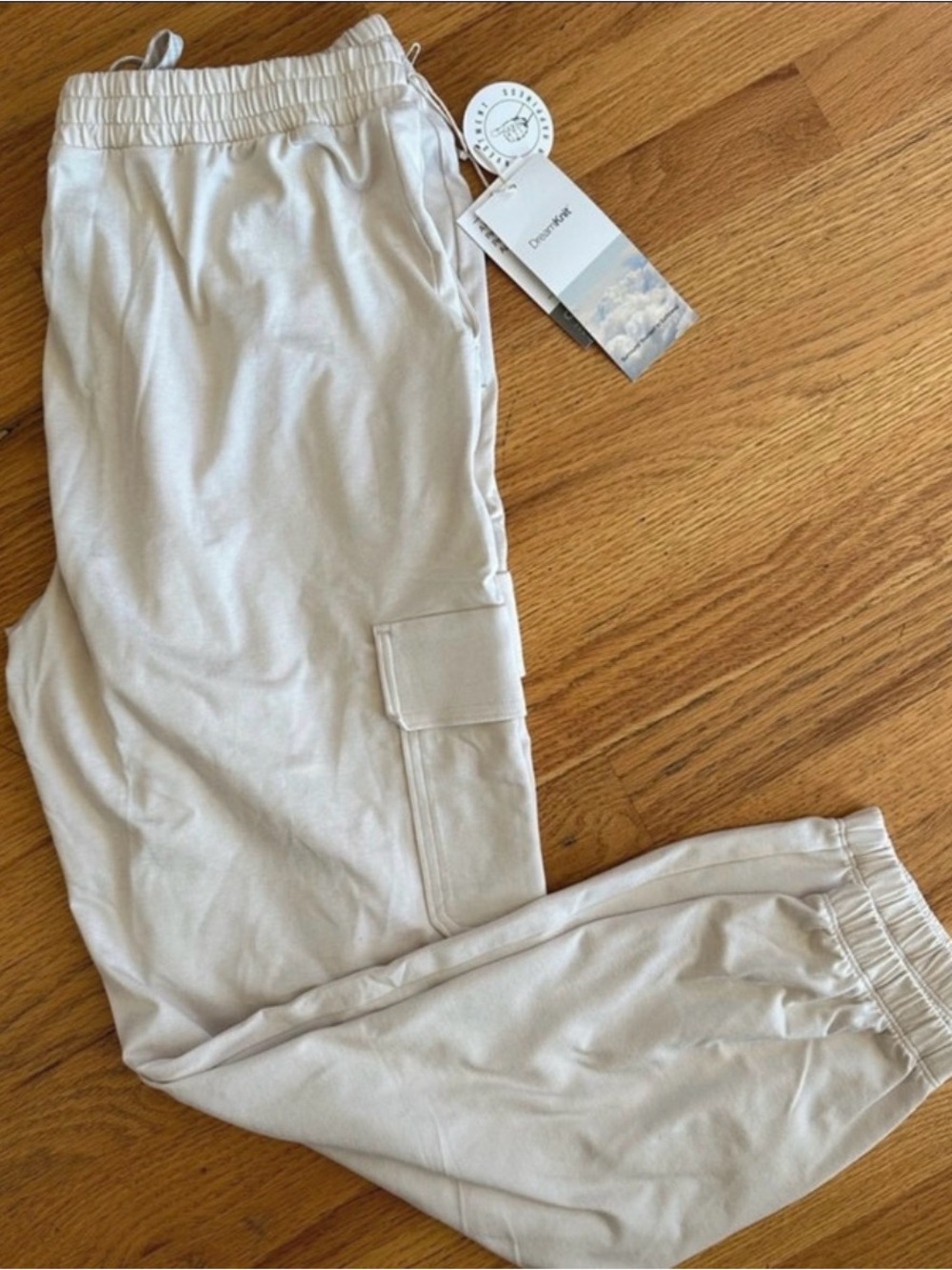 NWT Vuori Cream Cargo Jogger Pants